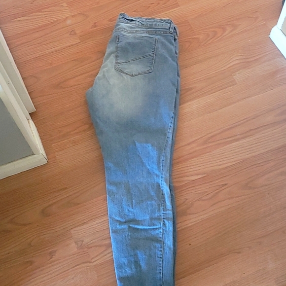 Jeans - Picture 2 of 5